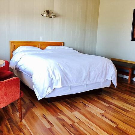 Laurie'S Inn Chéticamp Екстериор снимка