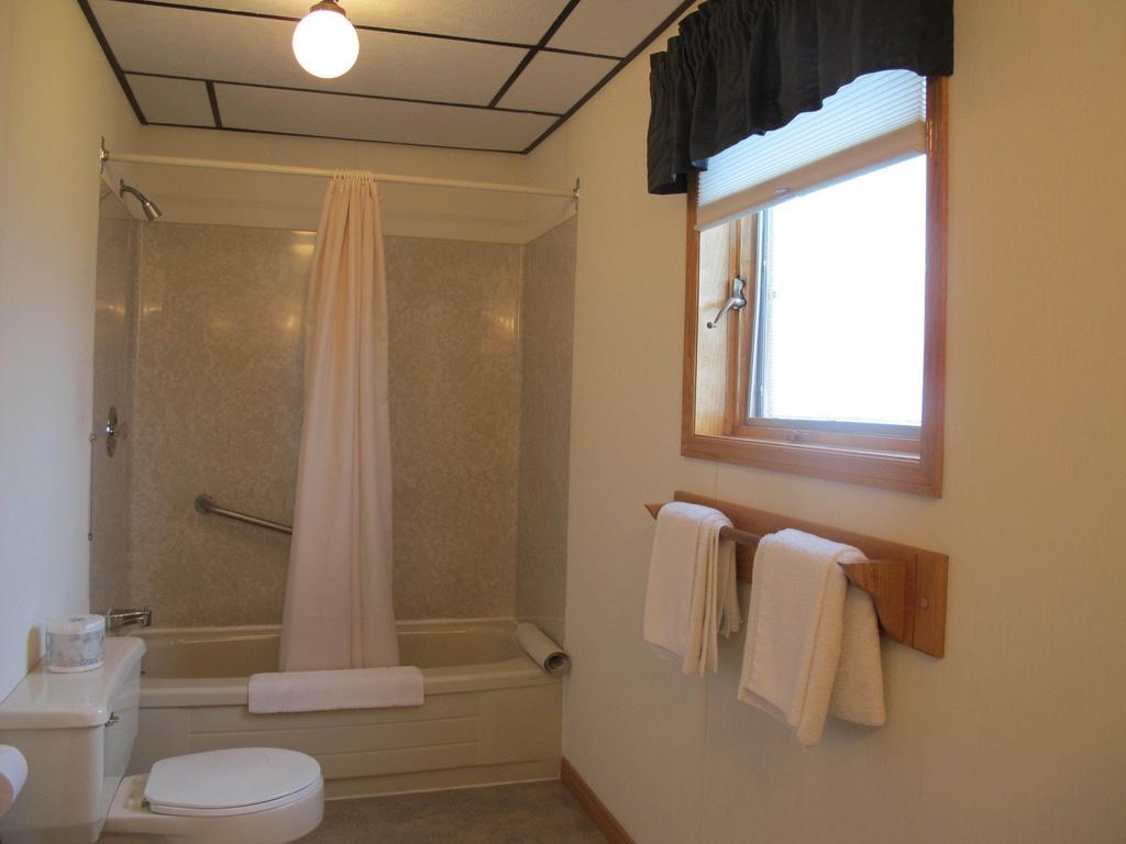 Laurie'S Inn Chéticamp Стая снимка