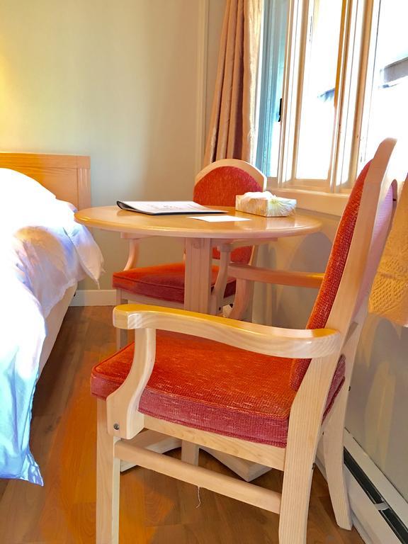 Laurie'S Inn Chéticamp Екстериор снимка