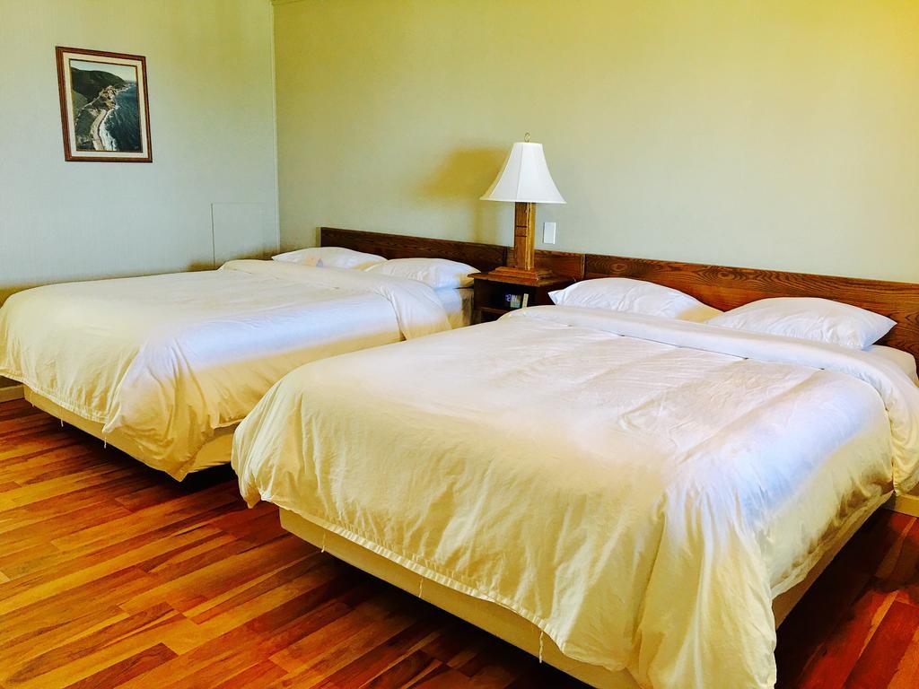 Laurie'S Inn Chéticamp Екстериор снимка