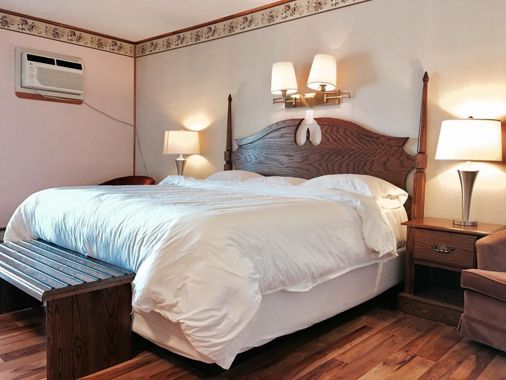 Laurie'S Inn Chéticamp Екстериор снимка